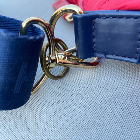 Tommy Hilfiger bag with multiple straps - Picture 4 of 14